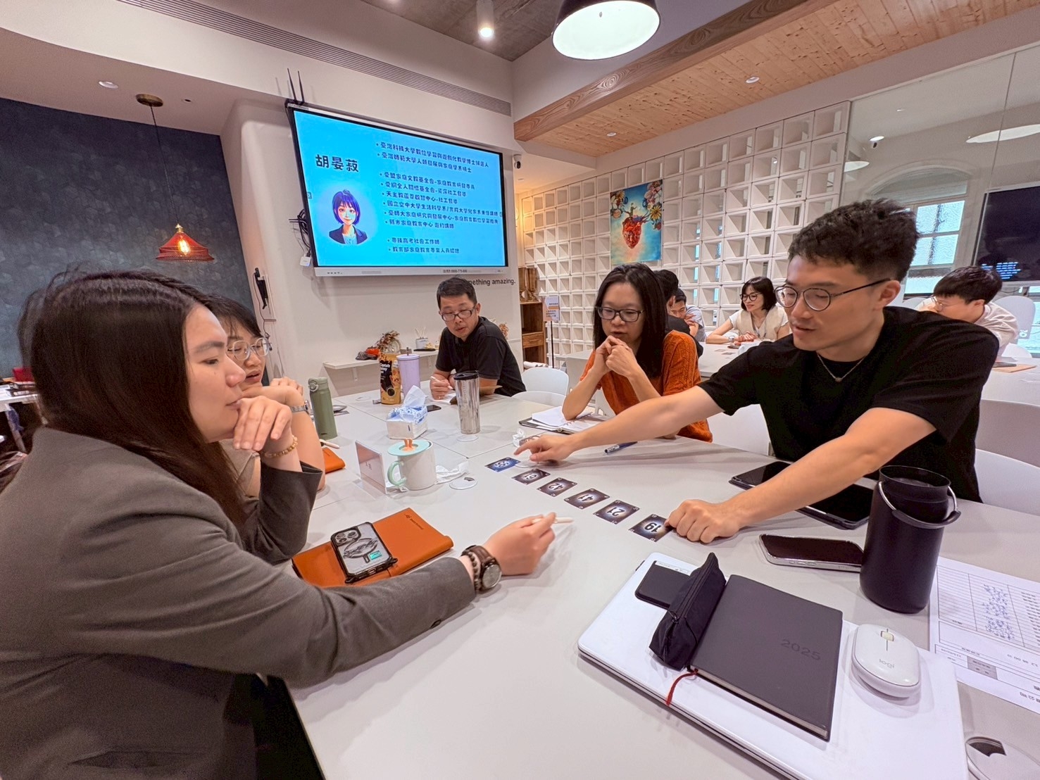 LINE_ALBUM_愛的決定學_250519_1_2025-05-19_144638